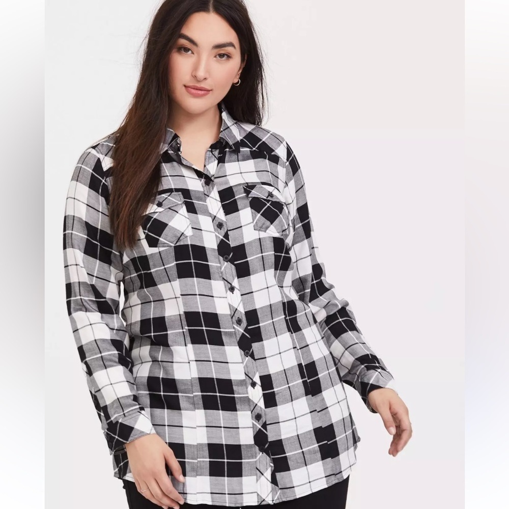 TORRID / Taylor Rayon Twill Button Down Tunic Plaid Size 5(5X)